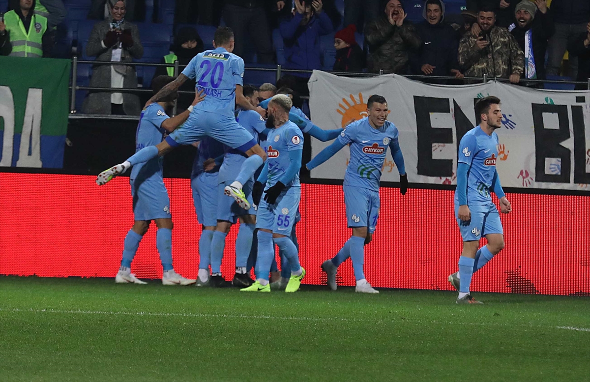 Galatasaray Rize'den avantajlı döndü