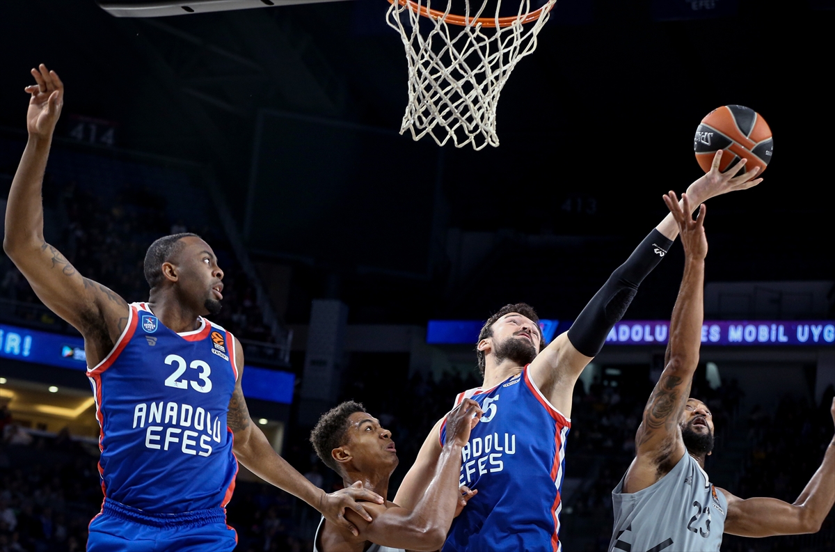 Anadolu Efes, Avrupa Ligi'nde ASVEL'e şans vermedi