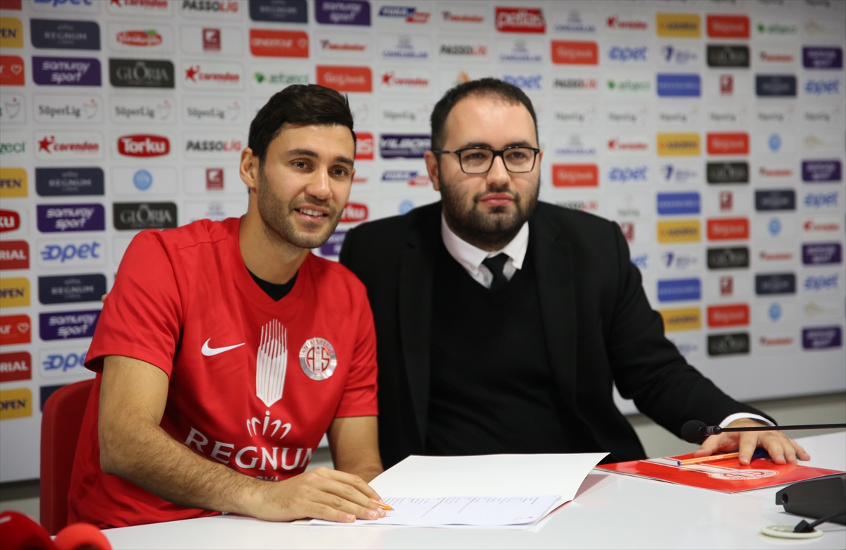 Antalyaspor, Podolski, Sinan ve Veysel'le anlaştı