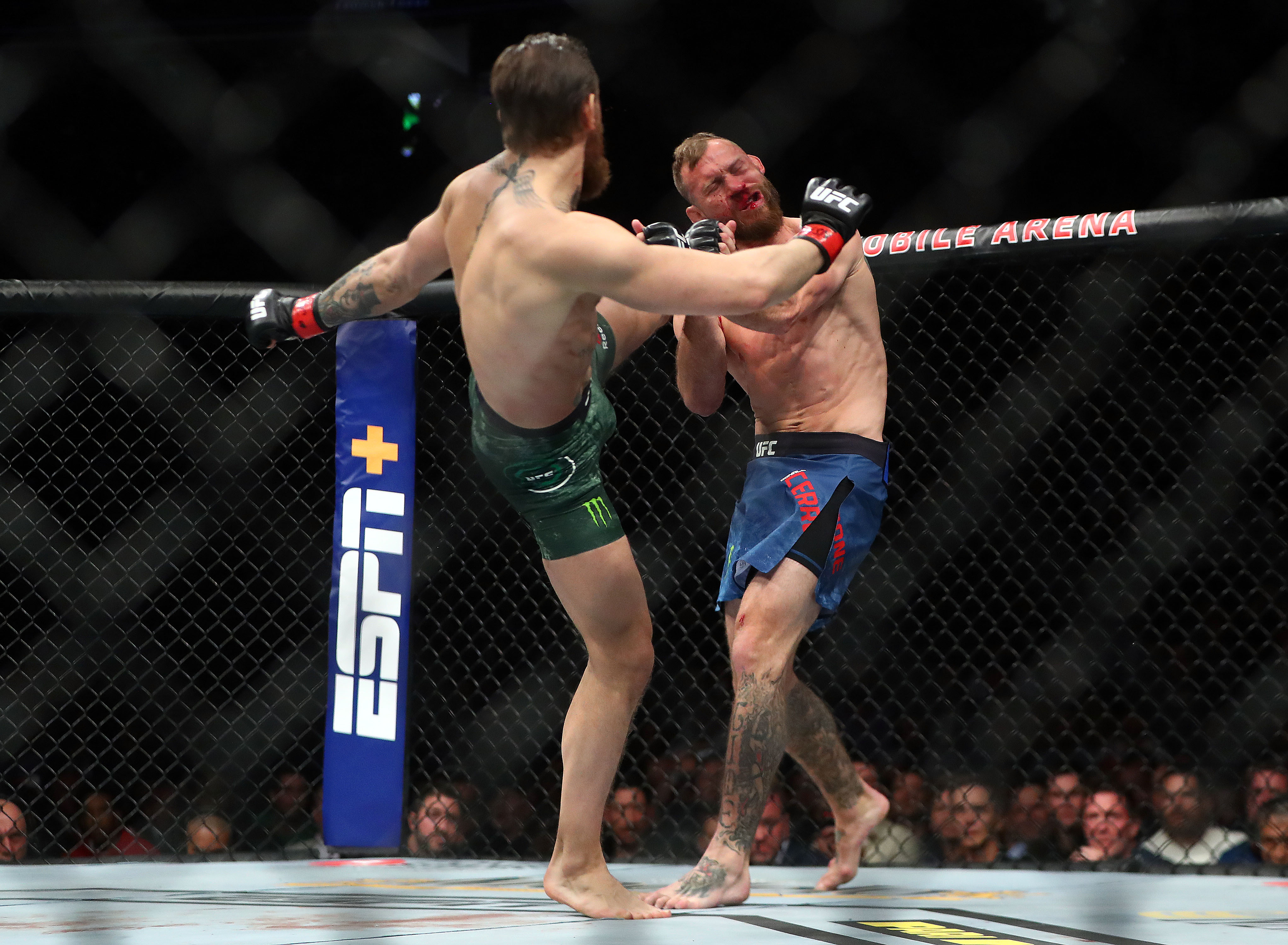 r McGregor, Cerrone'u 40 saniyede nakavt etti