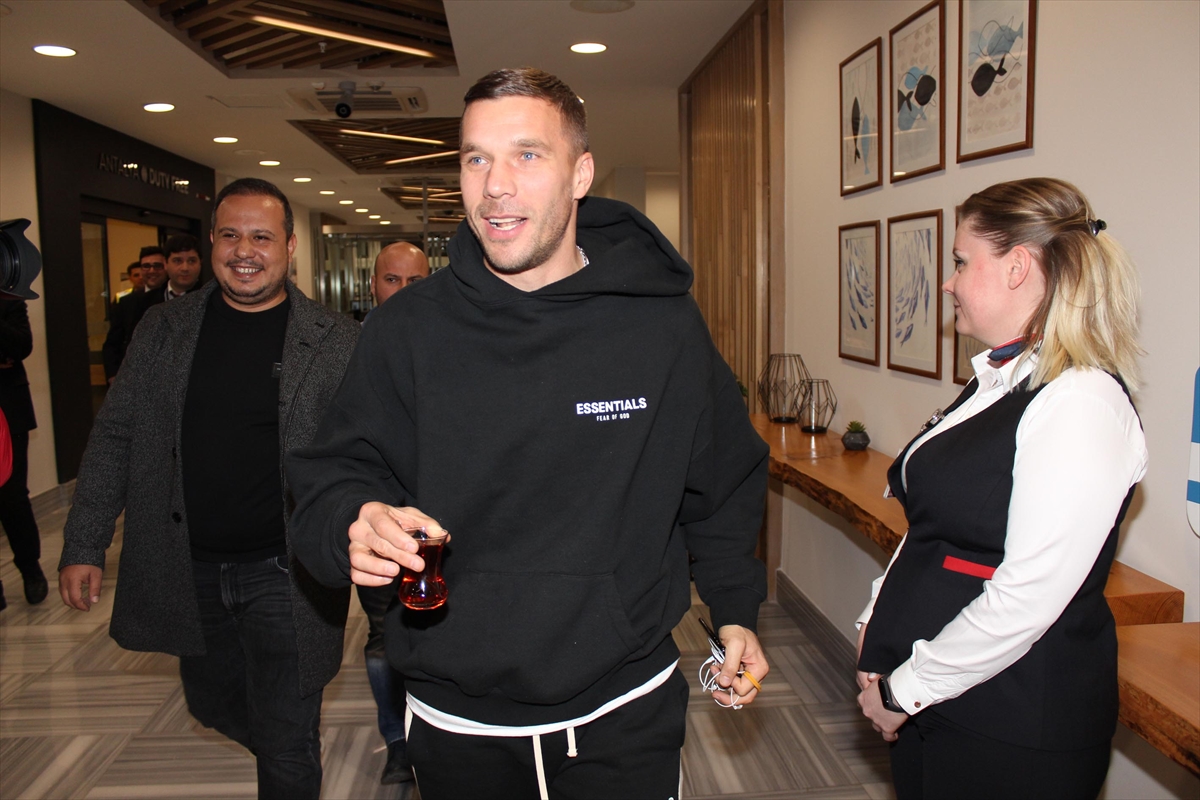 Podolski Antalya'da