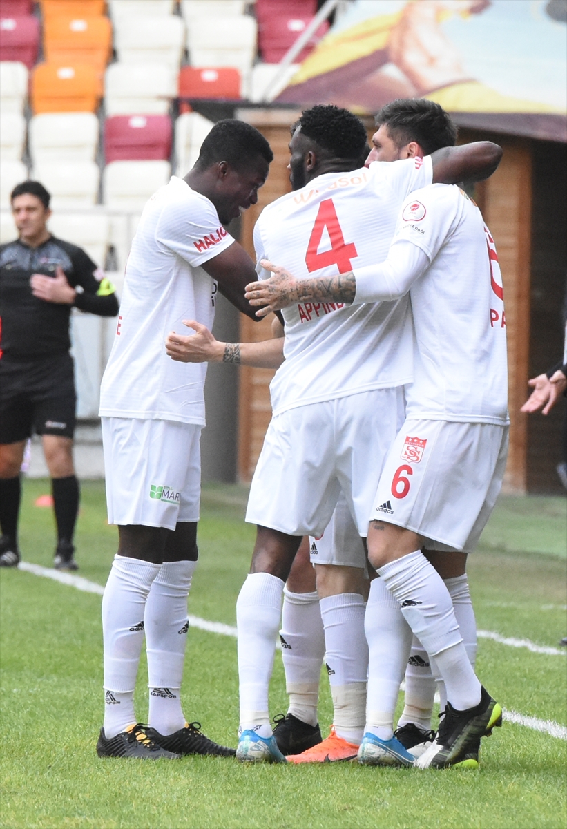 a Sivasspor yenilse de tur atladı