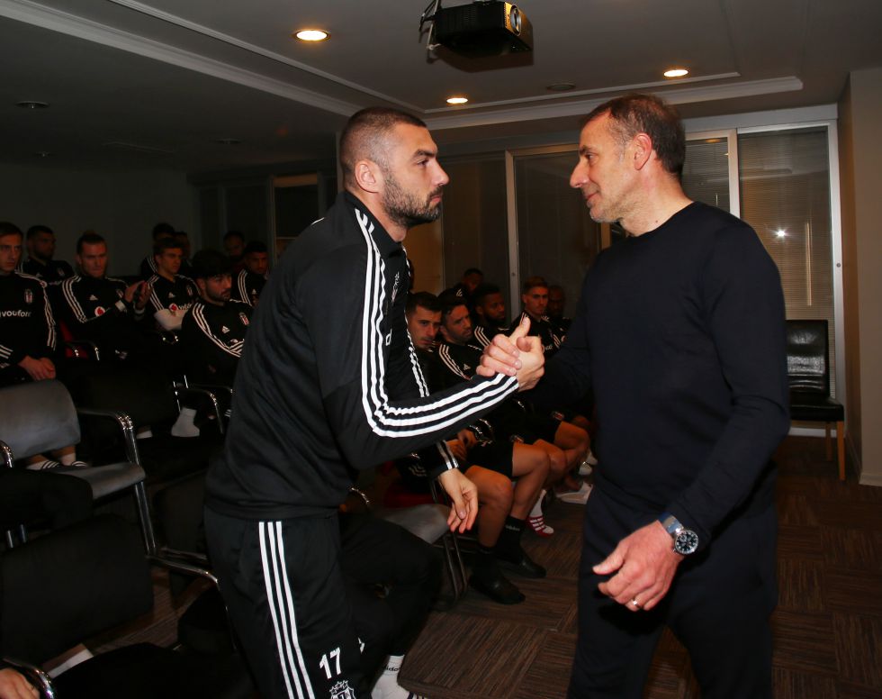 Abdullah Avcı oyuncularla vedalaştı