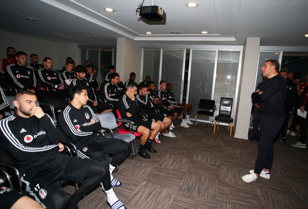 Abdullah Avcı oyuncularla vedalaştı