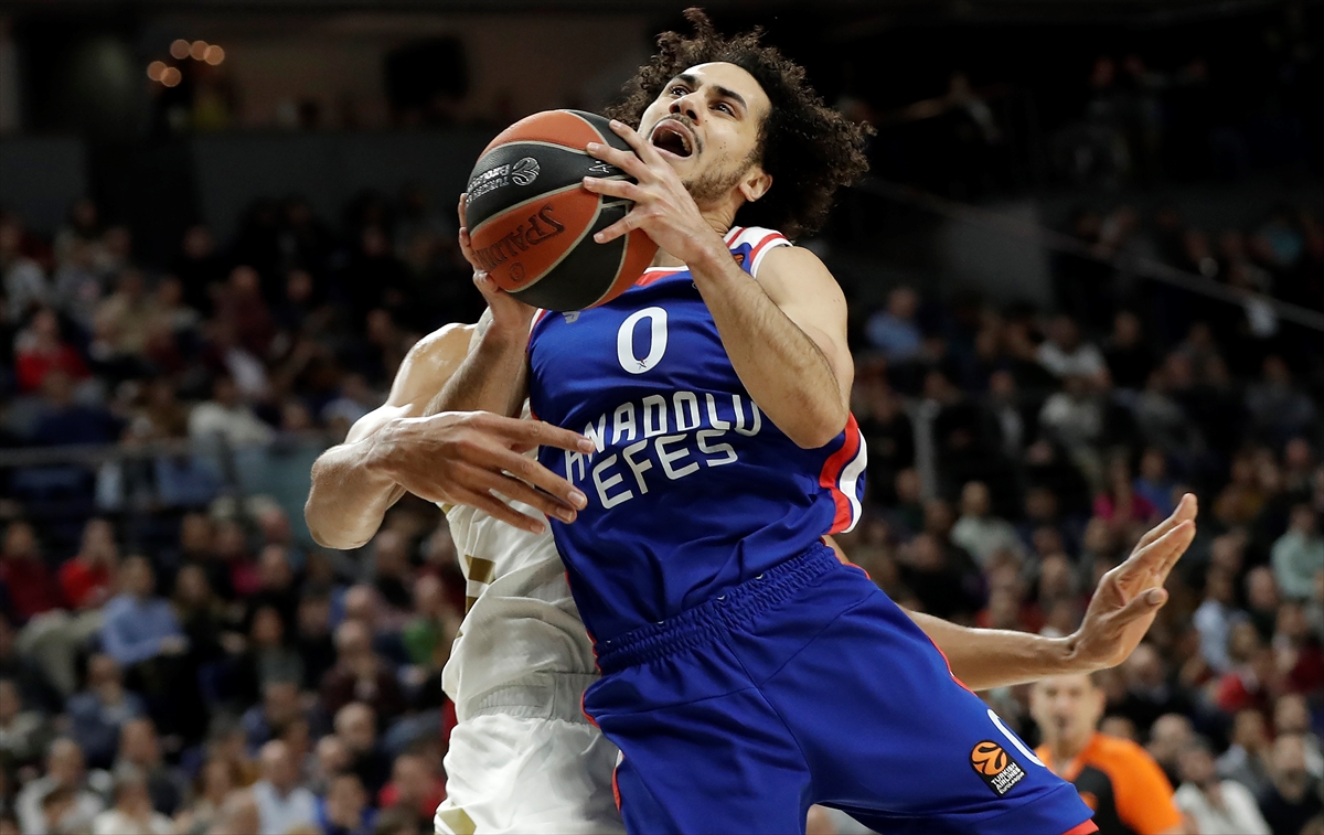 a Anadolu Efes, Avrupa Ligi'nde Real Madrid'i yendi