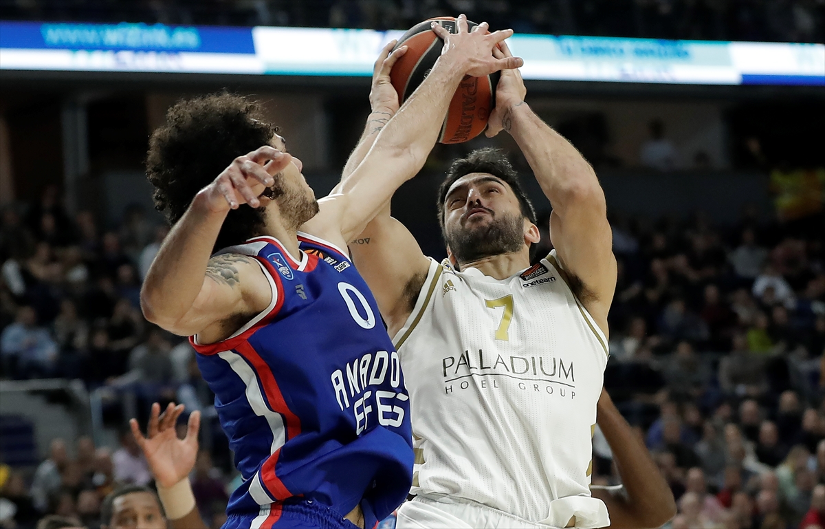 a Anadolu Efes, Avrupa Ligi'nde Real Madrid'i yendi