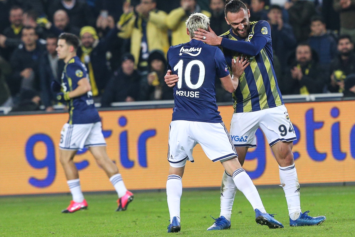 Fenerbahçe Başakşehir'i mağlup etti