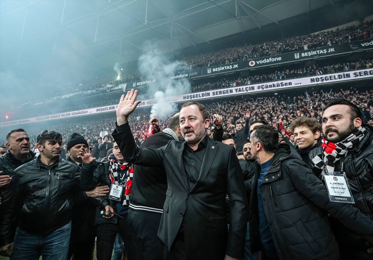 a Sergen Yalçın için imza töreni düzenlendi