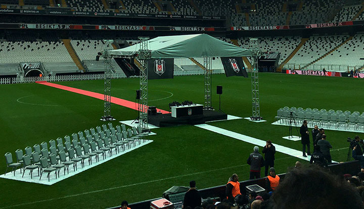 Sergen Yalçın için imza töreni düzenlendi