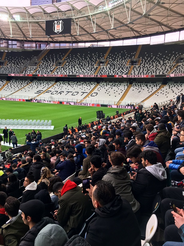 Sergen Yalçın için imza töreni düzenlendi