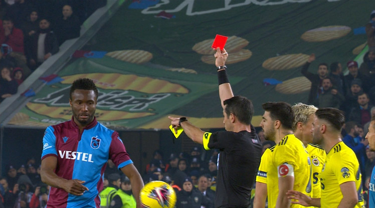 Derbide maç sonunda gerginlik