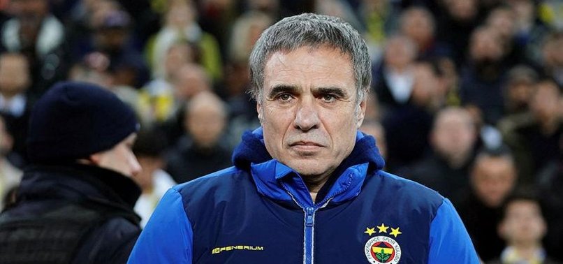 Ersun Yanal oyuncularıyla toplantı yaptı