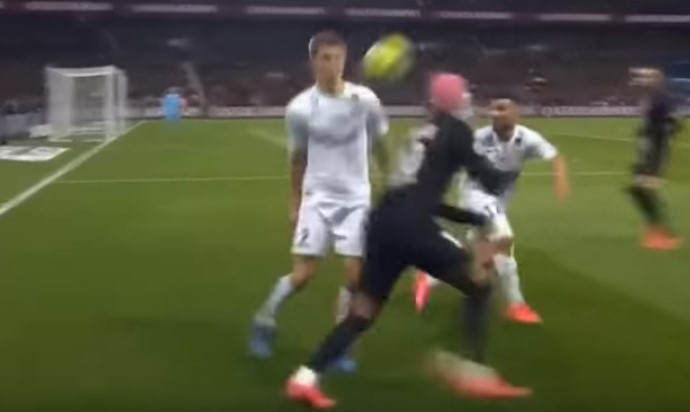 Hakemden Neymar'a ilginç uyarı