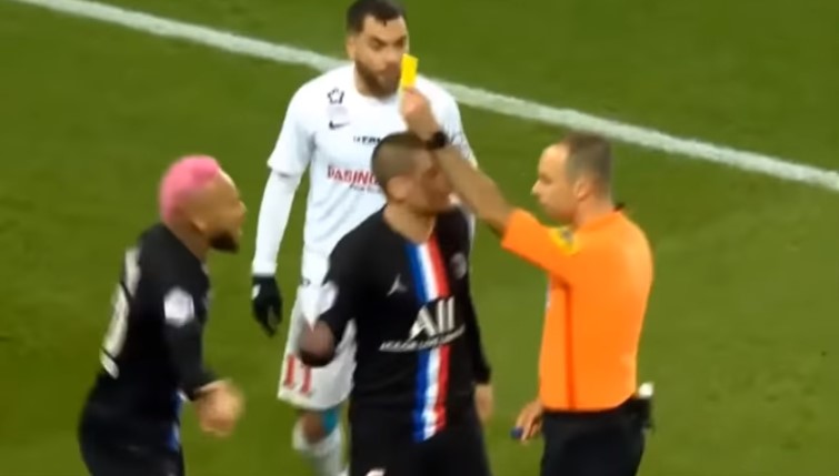 Hakemden Neymar'a ilginç uyarı
