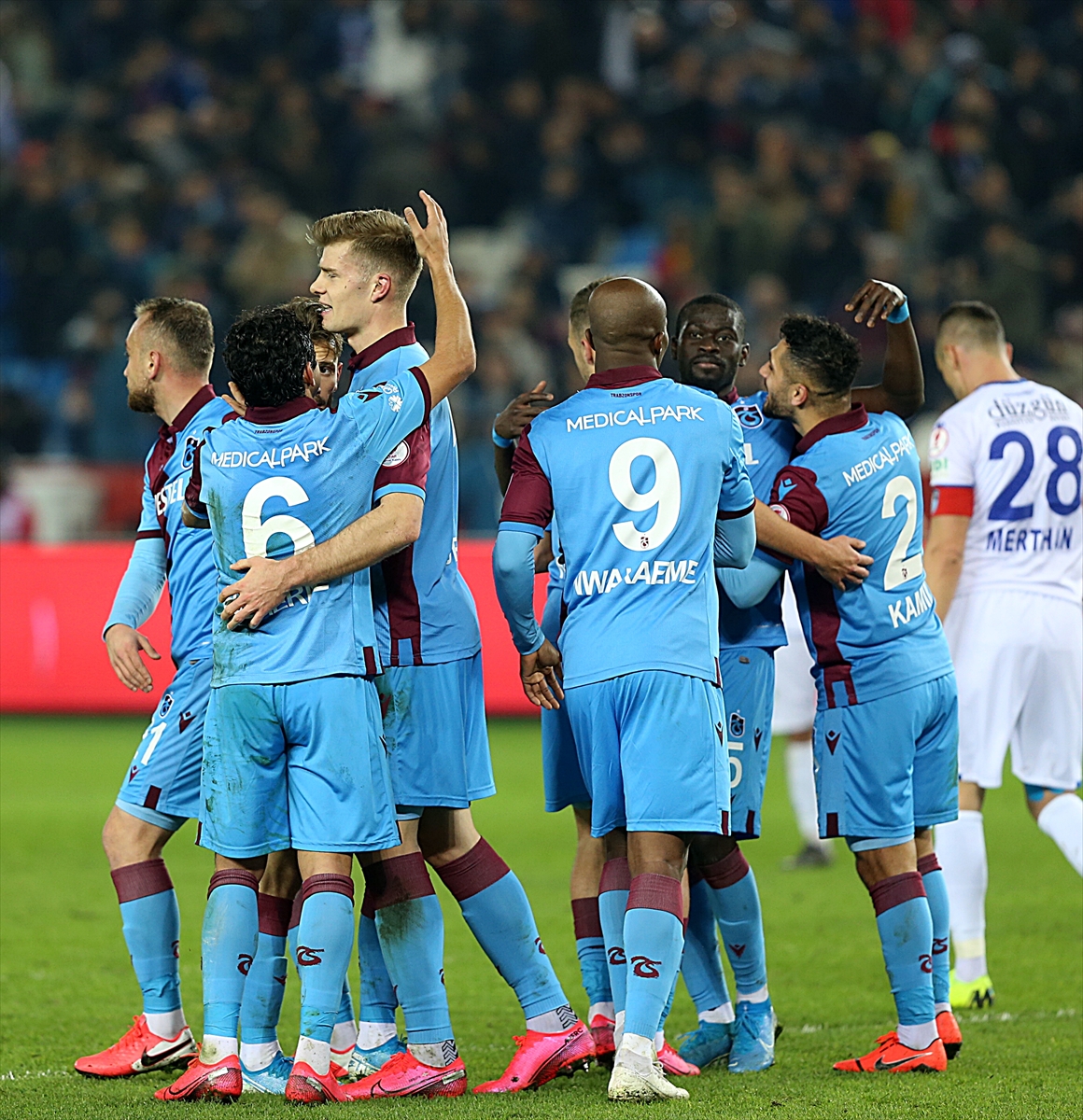 Trabzonspor,  Erzurum BB'yi 5-0 yendi