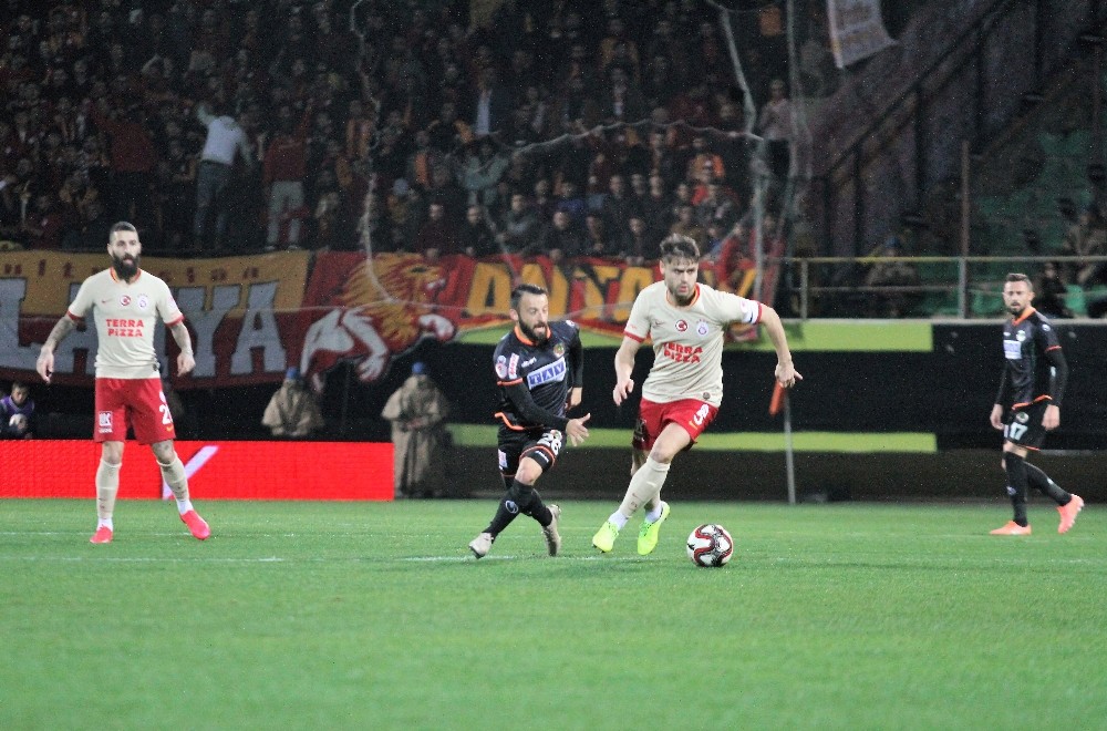 i Galatasaray turu zora soktu