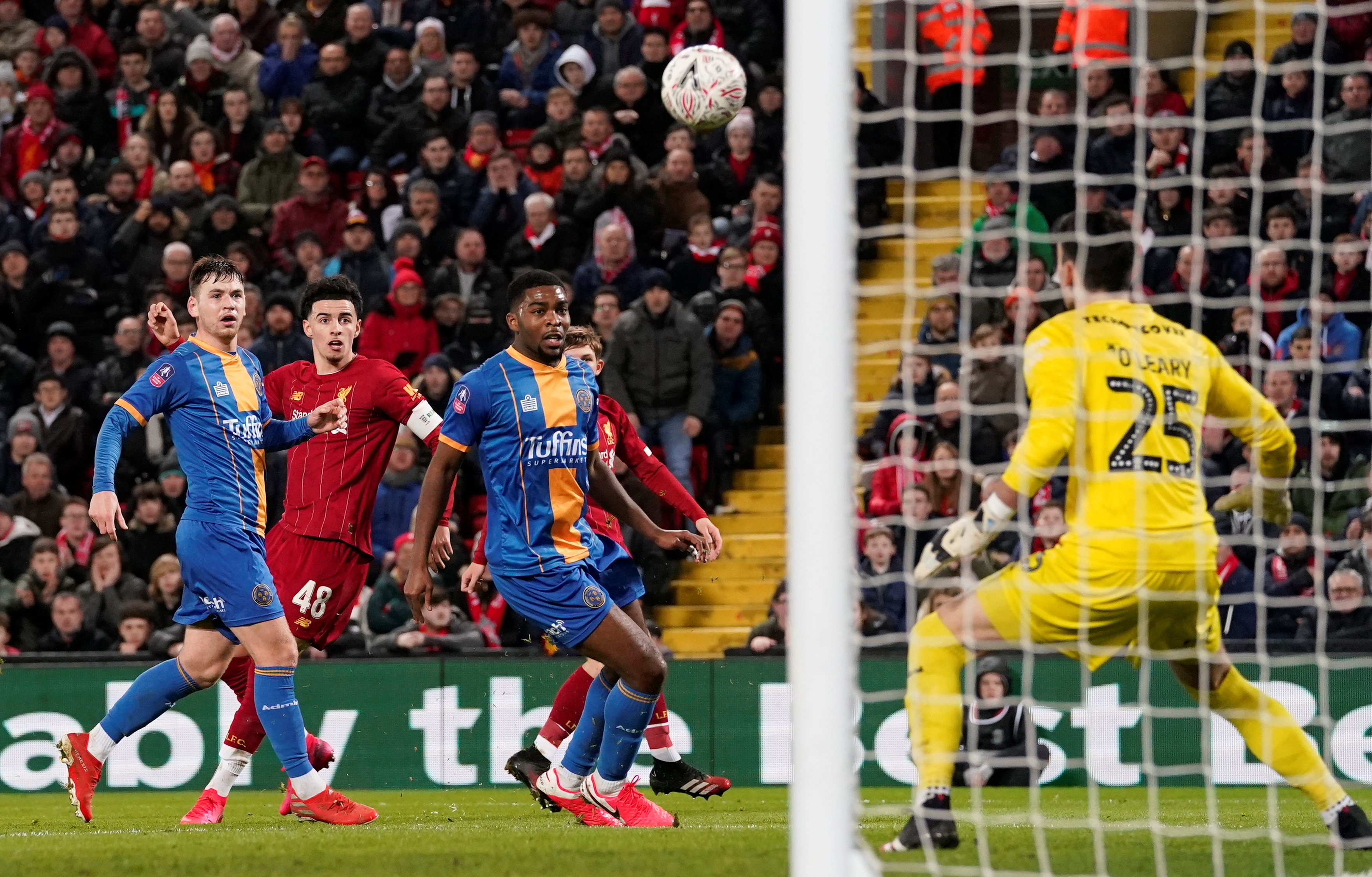 r Liverpool, Federasyon Kupası'nda gençleriyle kazandı