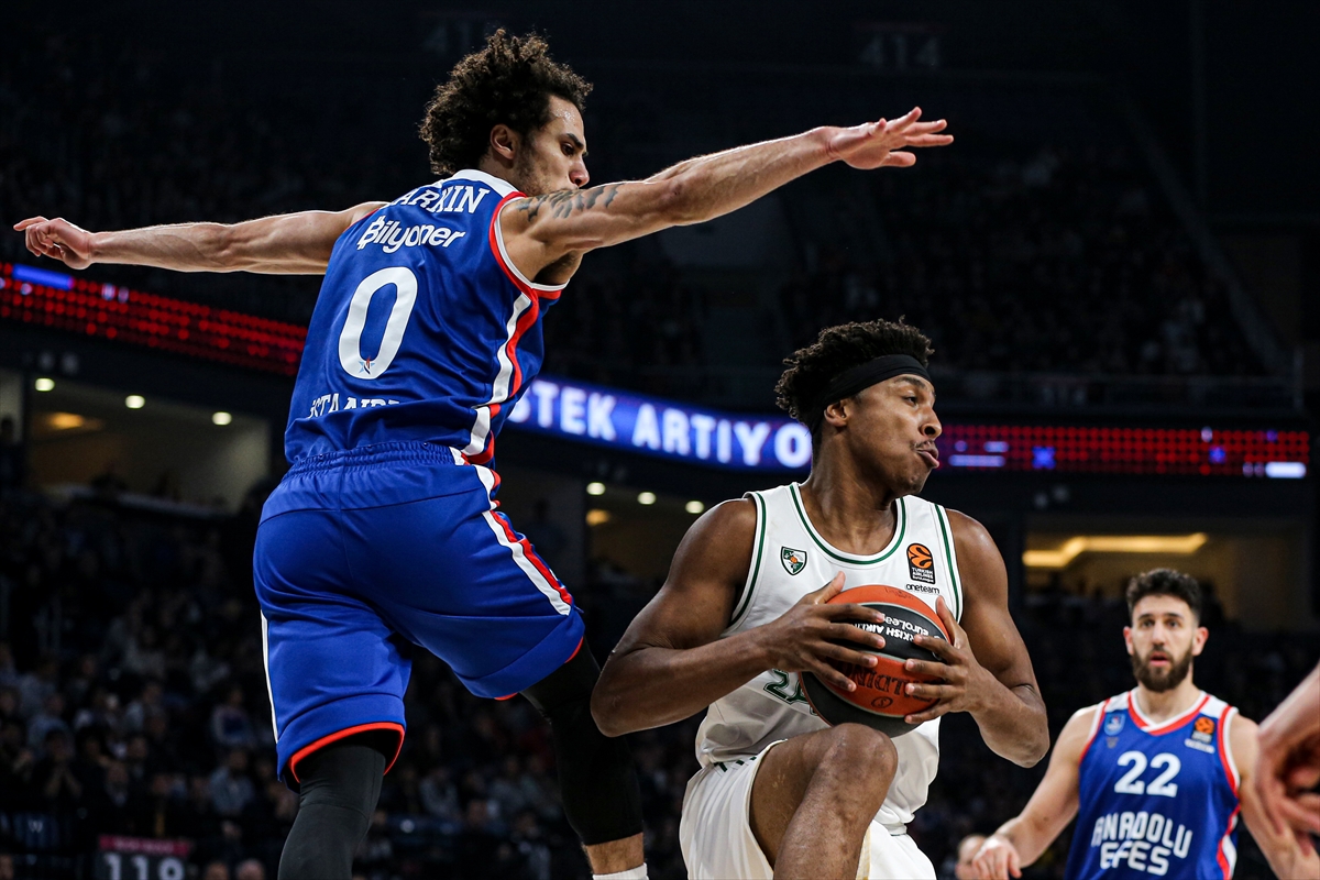 a Anadolu Efes, Litvanya ekibi Zalgiris mağlup etti