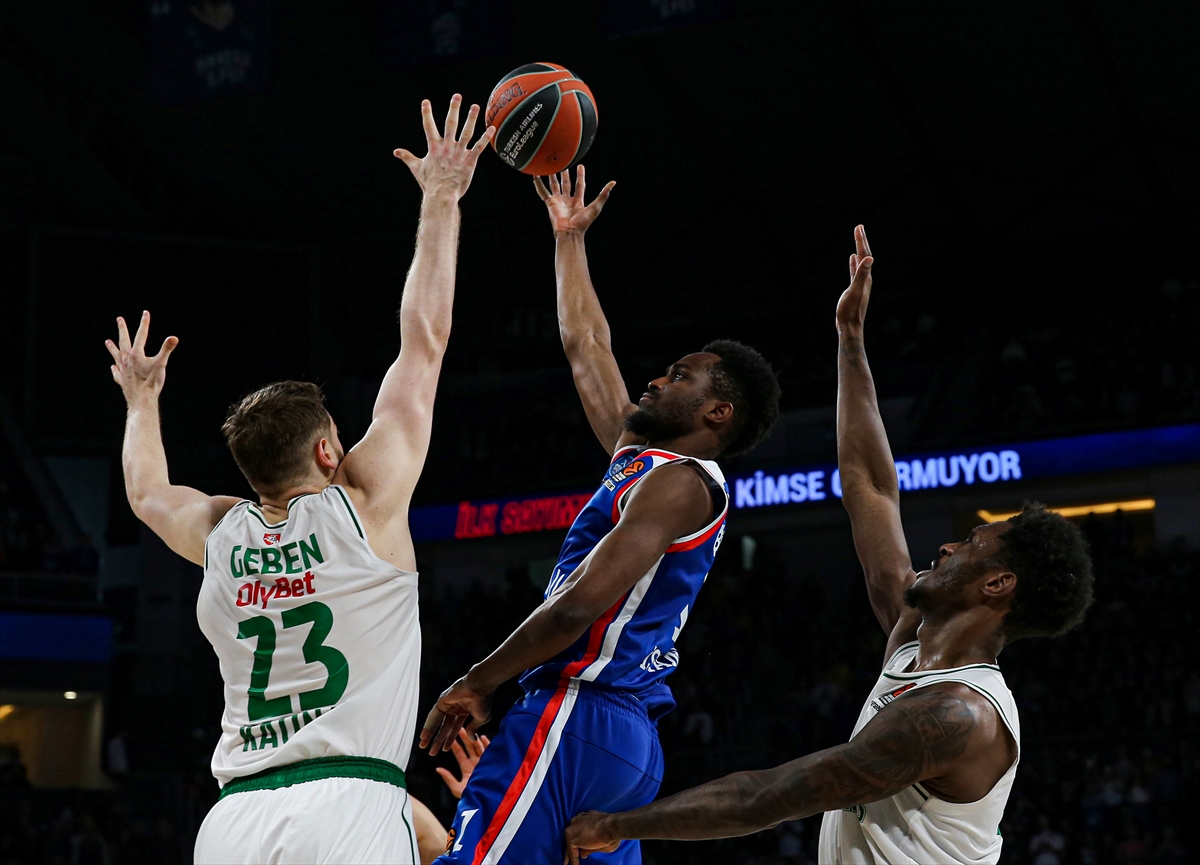 a Anadolu Efes, Litvanya ekibi Zalgiris mağlup etti