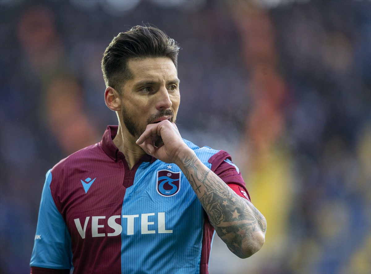 Gençlerbirliği'ni yenen Trabzonspor, maç eksiğiyle lider