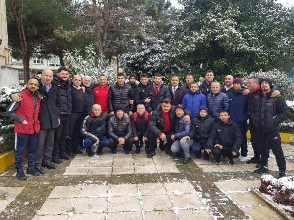 Milli güreşçiler Avrupa Şampiyonası için Roma'da