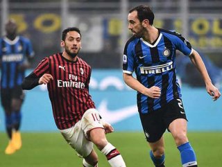 2-0'den geri dönen İnter, Milan'a 4 attı