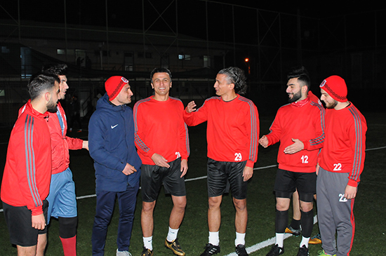 dha İkiz futbolcular, hakemlerin kafasını karıştırıyor