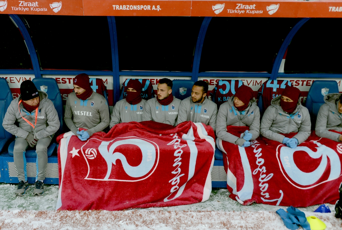a Trabzonspor Erzurumspor'u rahat geçti