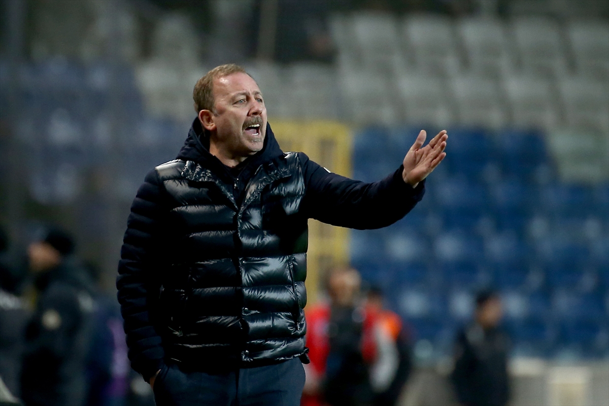Sergen Yalçın: Hiçbir şey yapmayan bir takıma yenildik