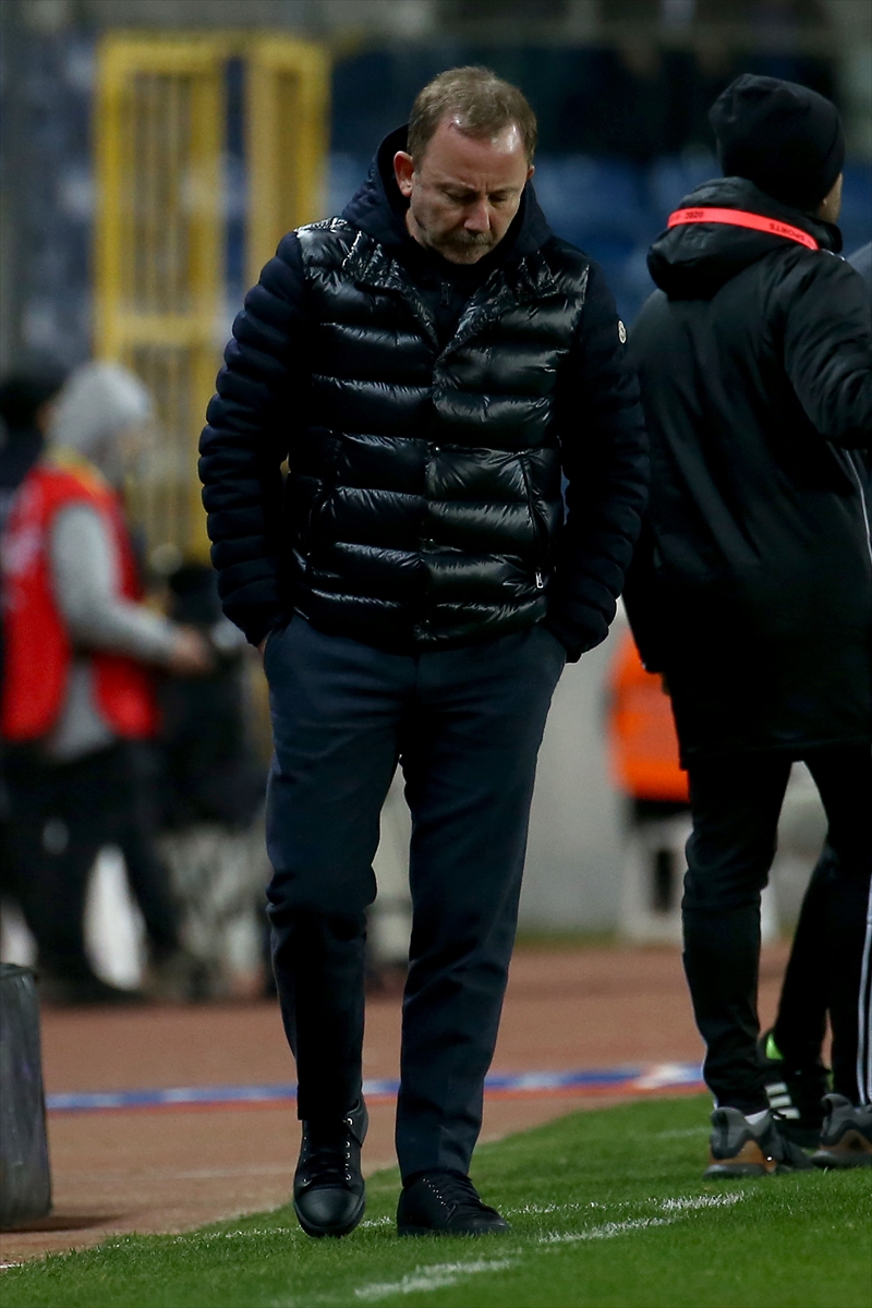 Sergen Yalçın: Hiçbir şey yapmayan bir takıma yenildik