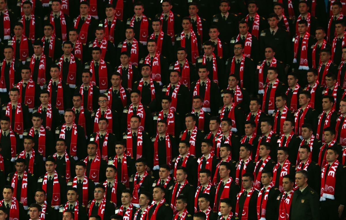 12 Dev Adam Avrupa'da kötü başladı