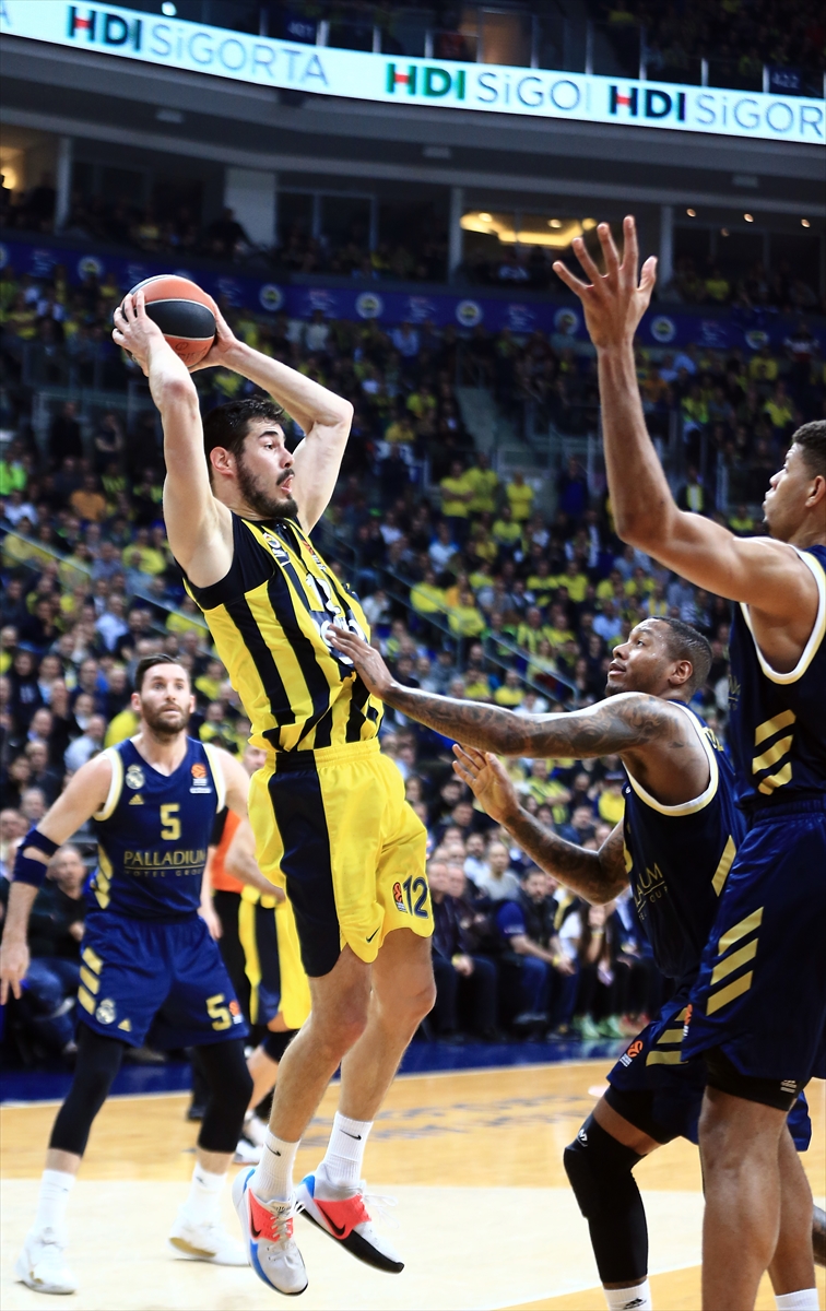 Fenerbahçe Real Madrid'e yenildi