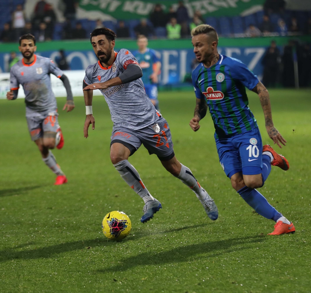 a Başakşehir, Rizespor'u yenerek liderliğe yükseldi