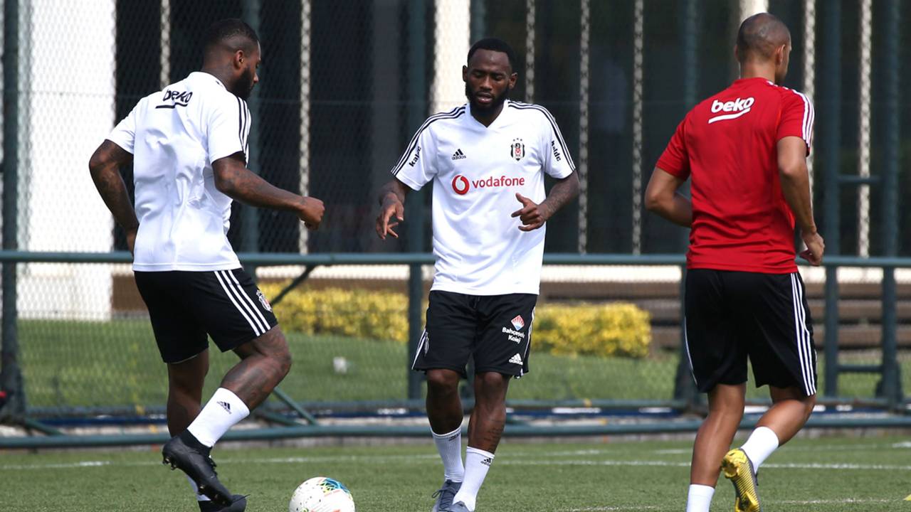 Beşiktaş'ta, en az 5 yabancı oyuncu gönderilecek