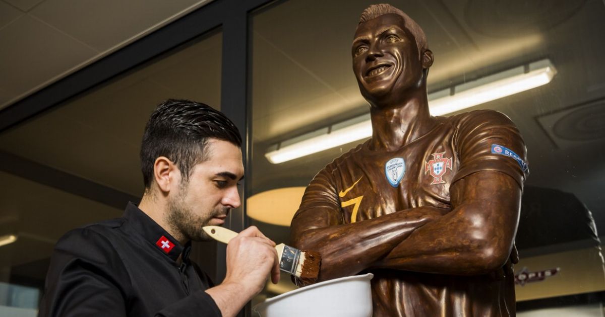 Ronaldo'nun çikolatadan heykeli yapıldı