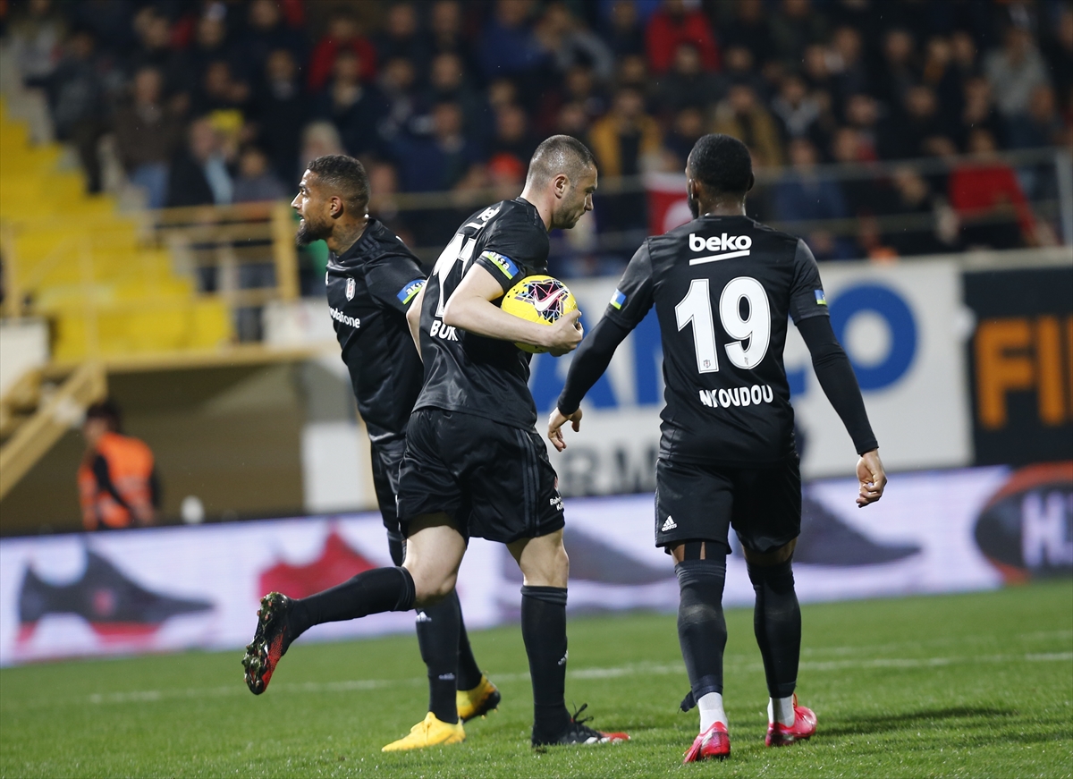 a Beşiktaş, Alanya'da Burak'la kazandı