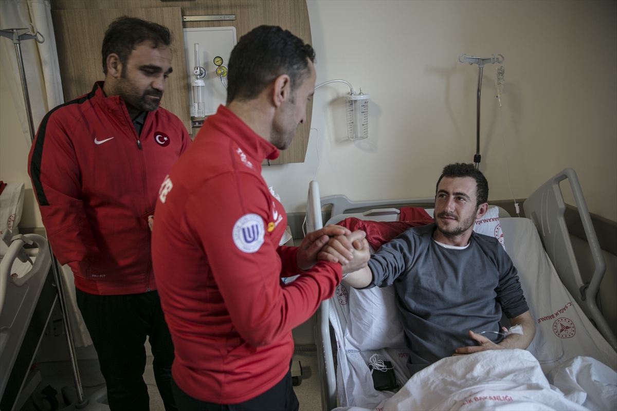 Ampute Milli Takımı'ndan Mehmetçik'e ziyaret