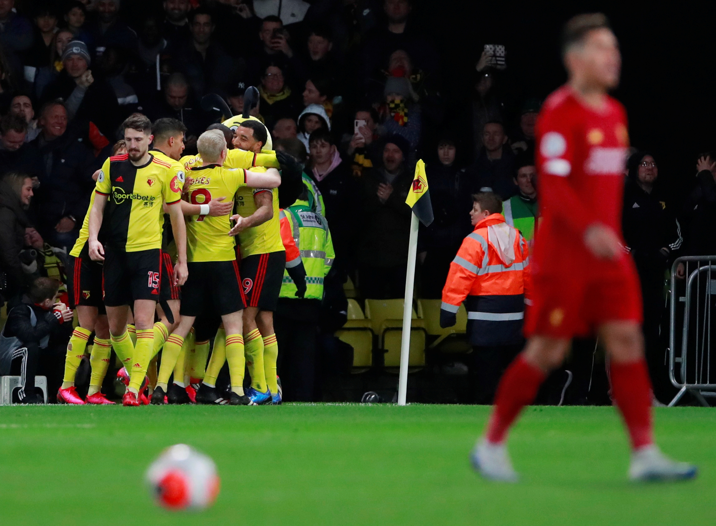 R Liverpool, Watford'a 3-0 mağlup oldu