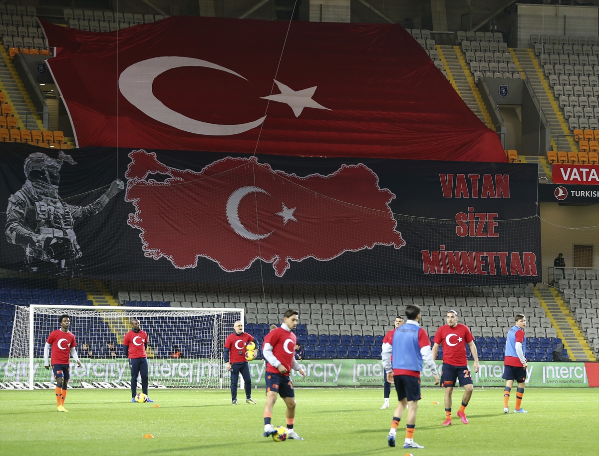 Başakşehir Gaziantep'i yenerek lider oldu