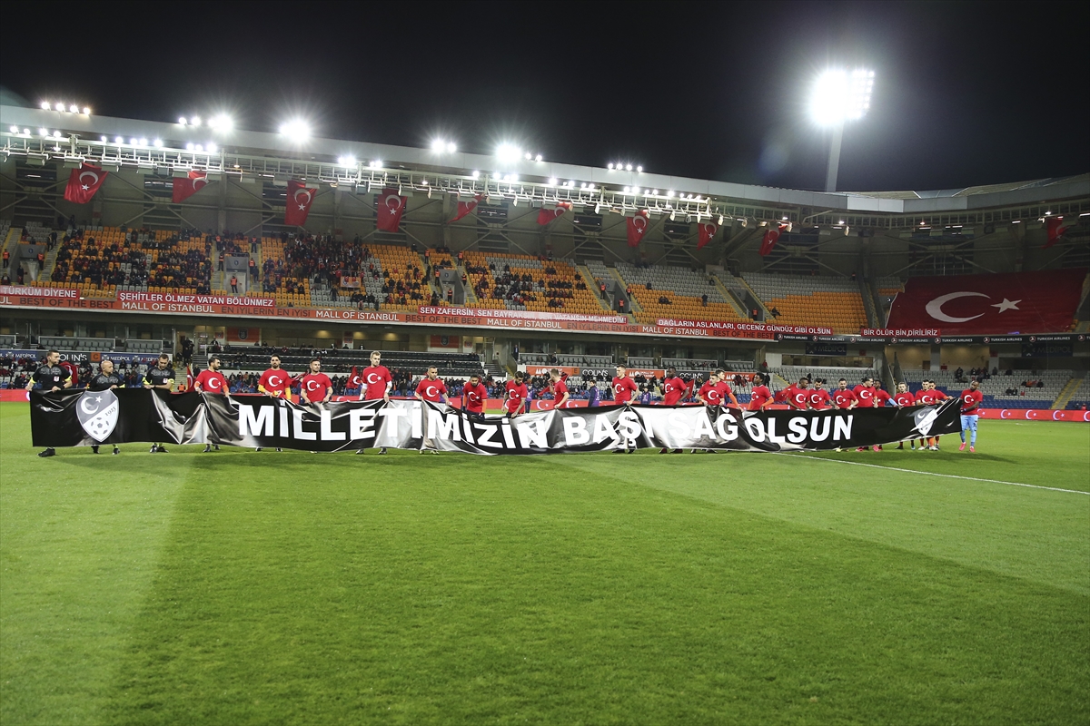 Başakşehir Gaziantep'i yenerek lider oldu