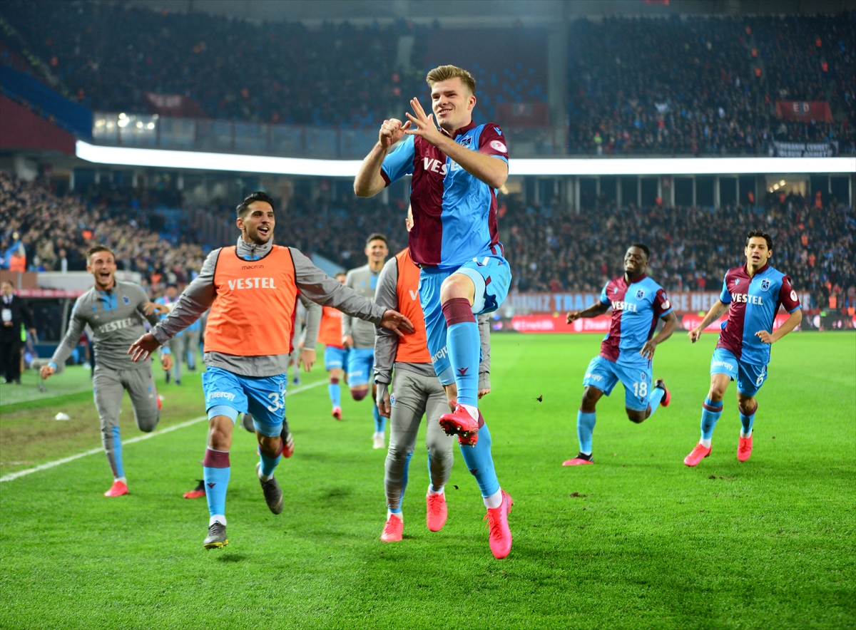 Trabzonspor, ikinci maç için avantajı kaptı