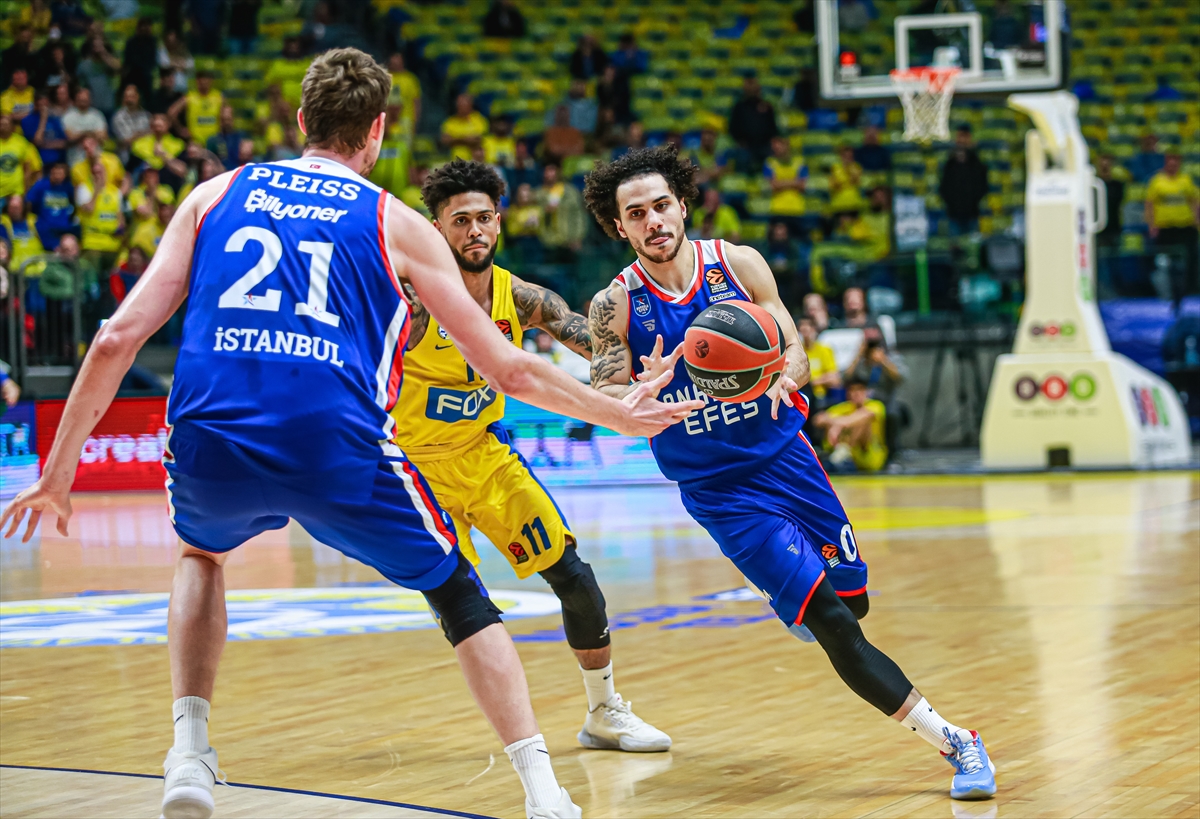 a Anadolu Efes Avrupa'da 11 maç sonra kaybetti