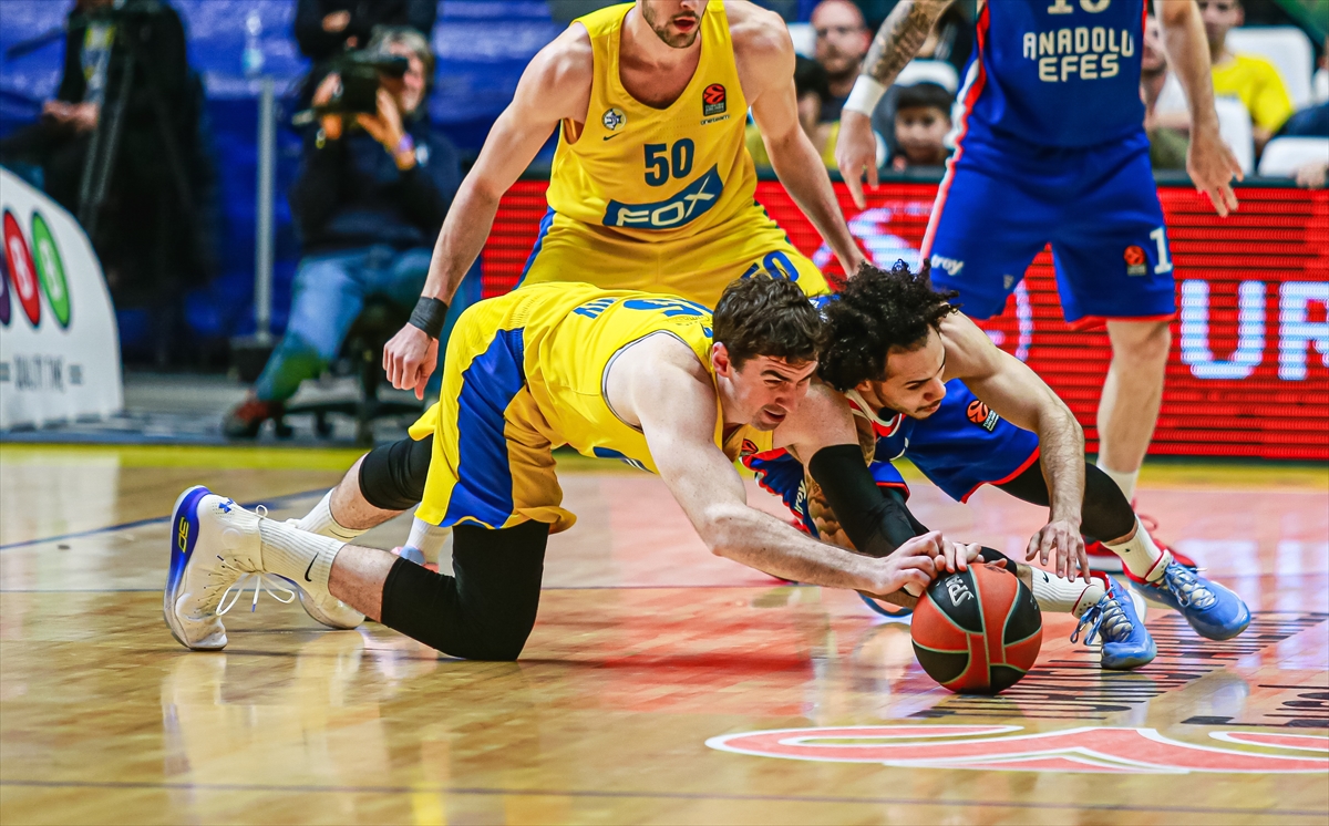 a Anadolu Efes Avrupa'da 11 maç sonra kaybetti