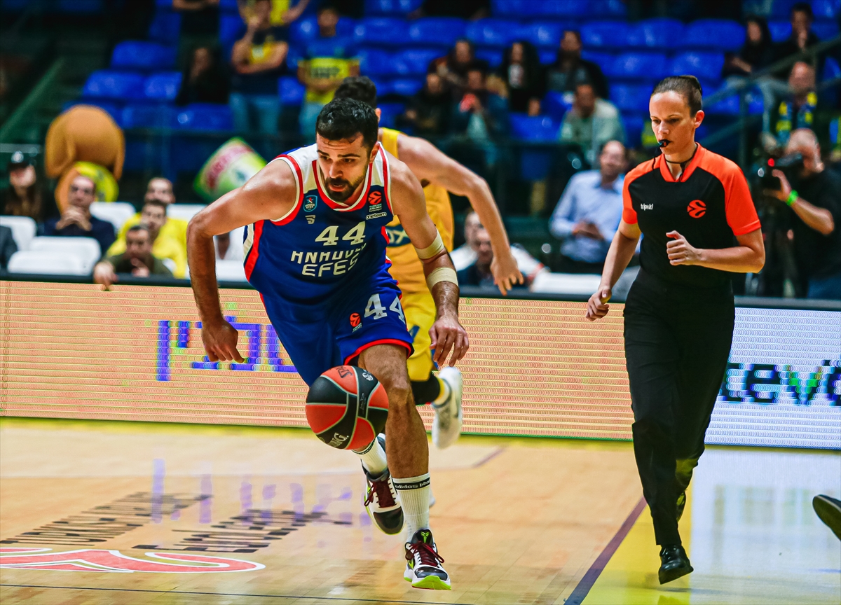 a Anadolu Efes Avrupa'da 11 maç sonra kaybetti