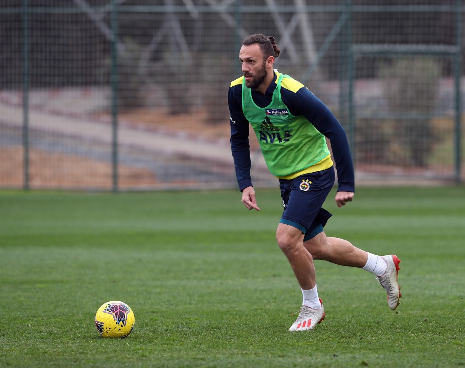 Fenerbahçe'yi antrenmanda Emre ve Volkan çalıştırdı