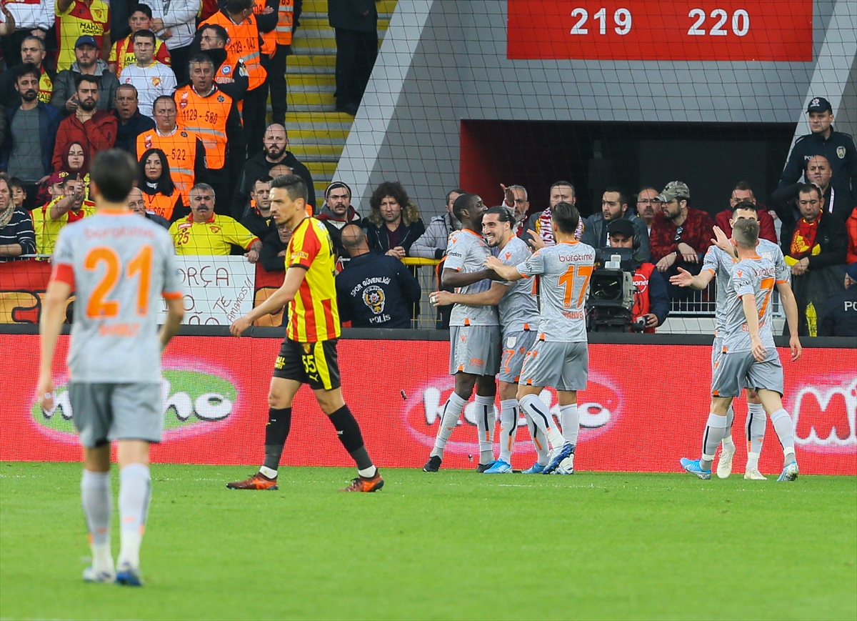 Başakşehir haftayı 3, Trabzon 1 puanla kapattı
