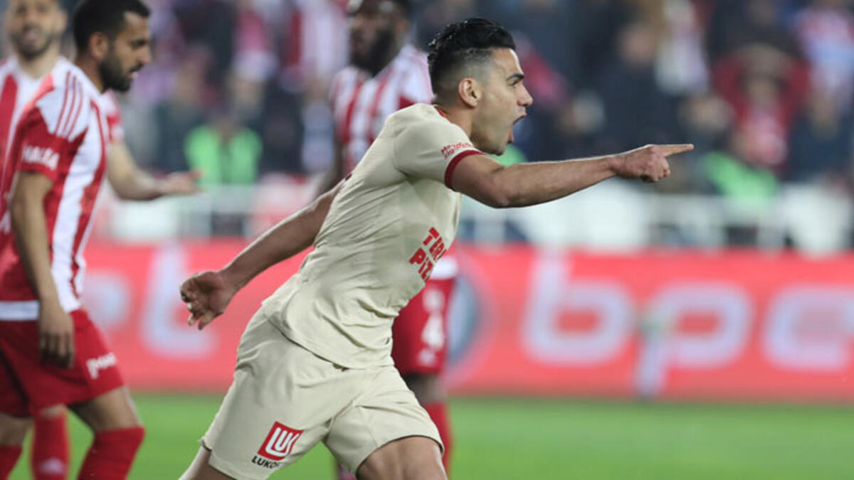 a Radamel Falcao seriye bağladı