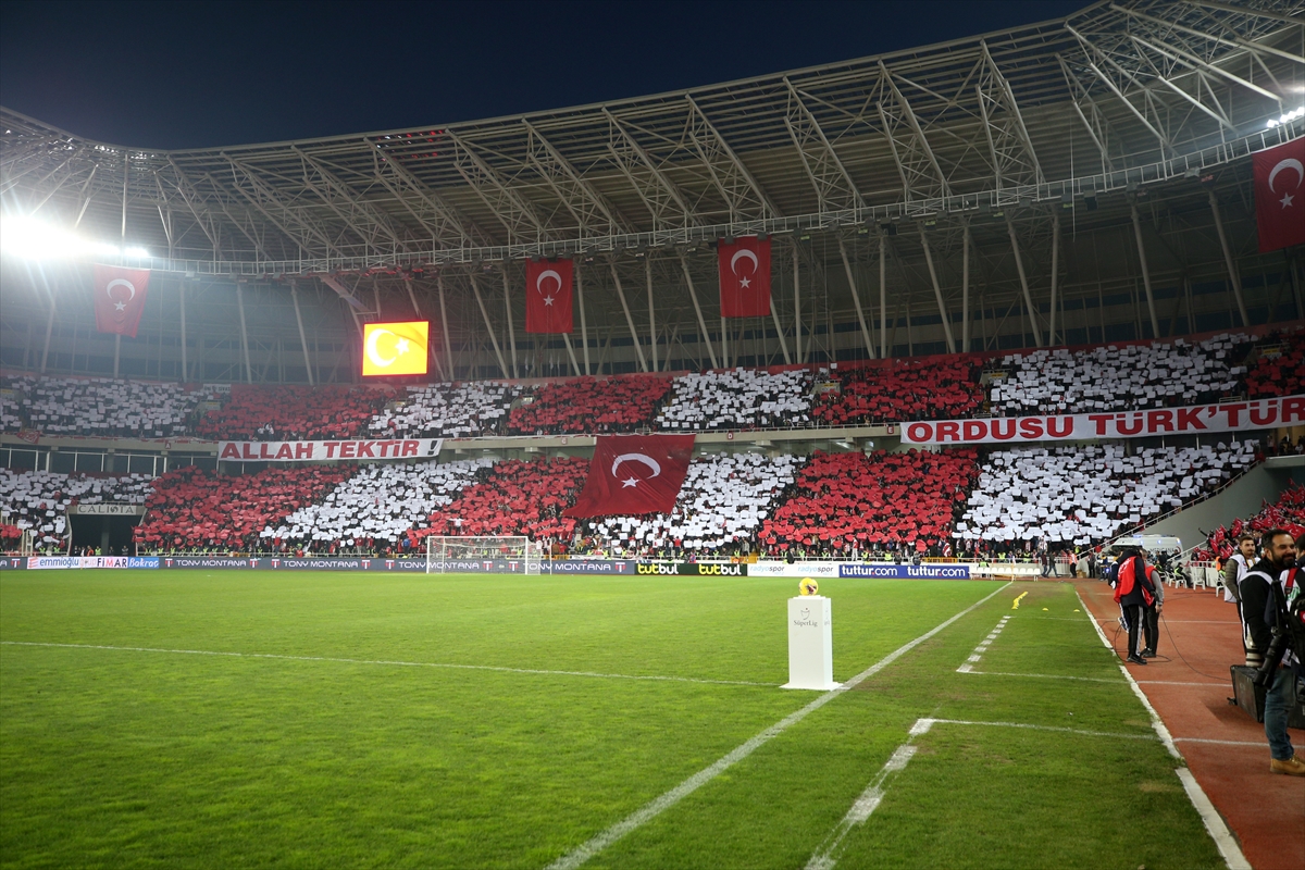 a Sivasspor taraftarlarından Mehmetçik için koreografi