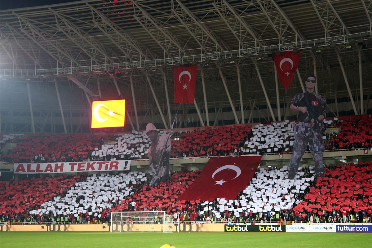 a Sivasspor taraftarlarından Mehmetçik için koreografi