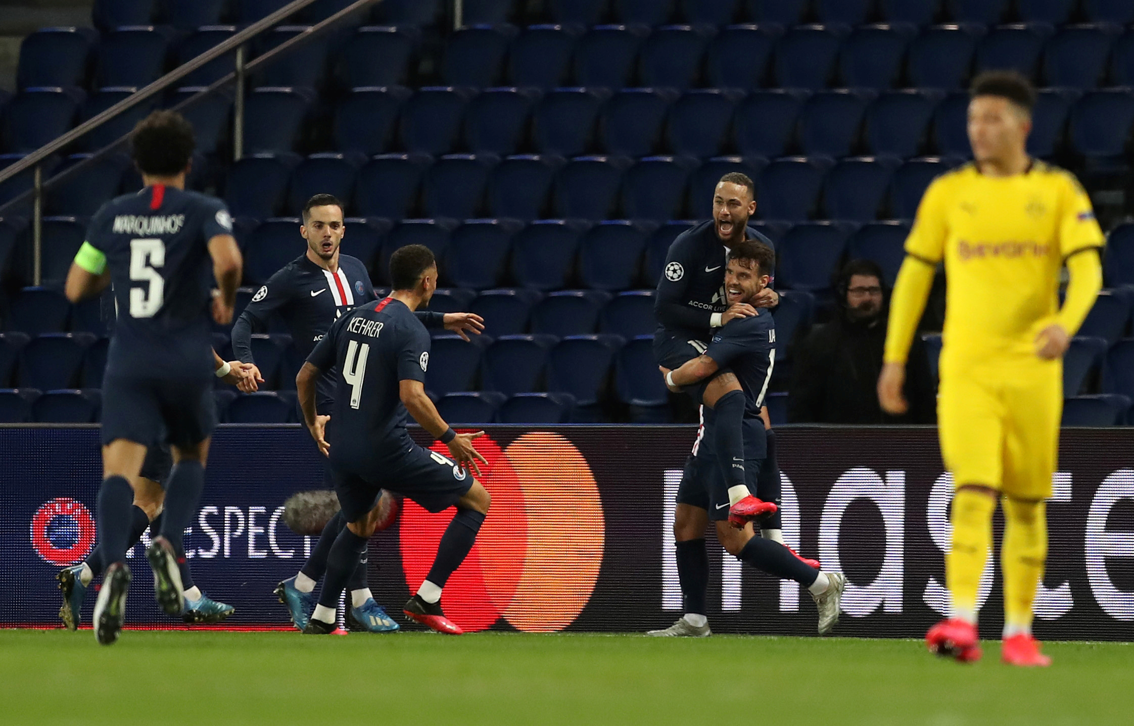 Şampiyonlar Ligi'nde A.Madrid ve PSG çeyrek finale çıktı